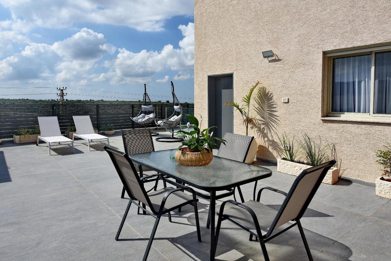 הסויטות של פולי Appartement Manot Buitenkant foto